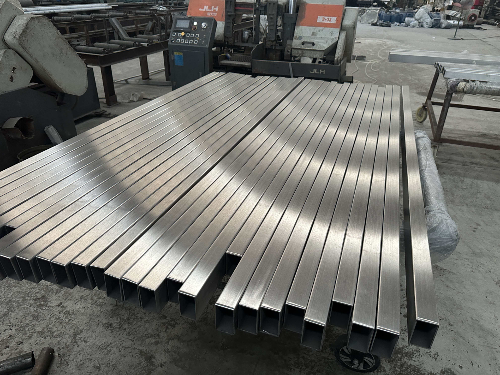 定制304/316l工业大小口径不锈钢方矩管